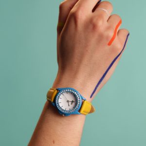 montre jaune et bleu upcyclée